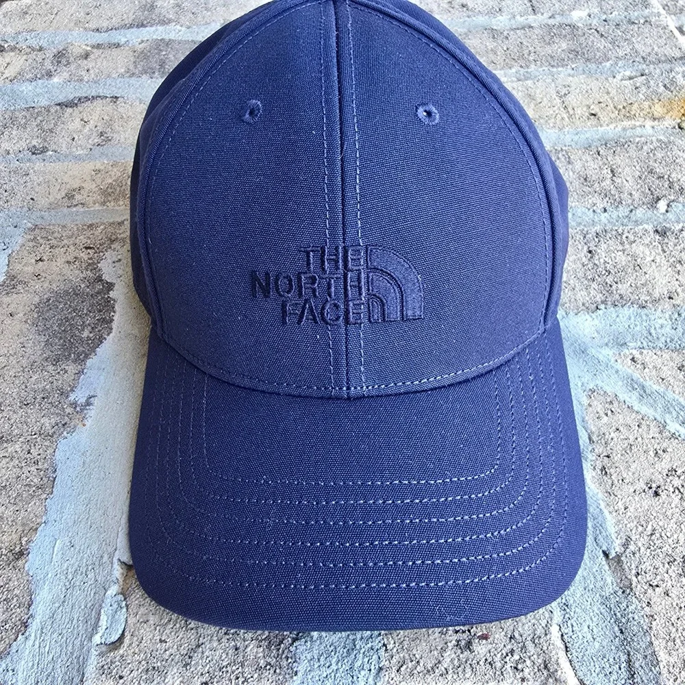 The North Face Mens Navy‎ Blue Tonal Logo Adjustable 6-Panel Baseball Cap Hat